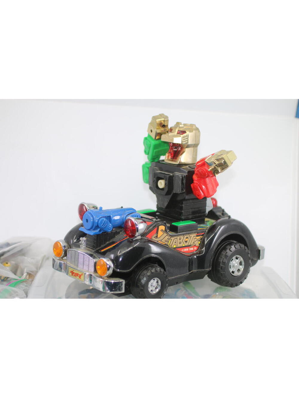 Vintage RoarBotix JetaBotix Voltron GoLion Bootleg Toy action figure robot car